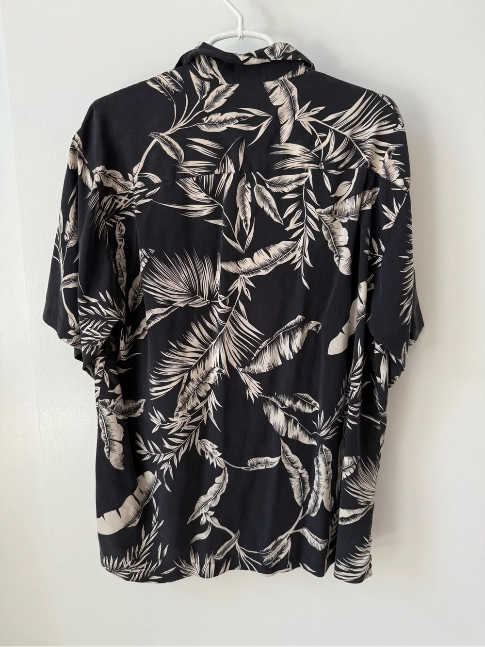 100% Silk Vintage Silk Tropical Print Aloha Button Down Resort Shirt